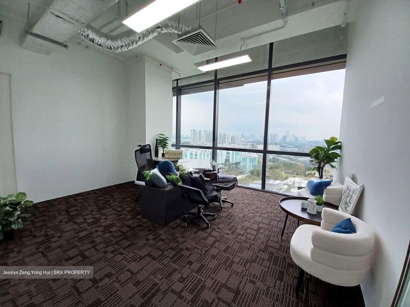 Woods Square (D25), Office #554086791